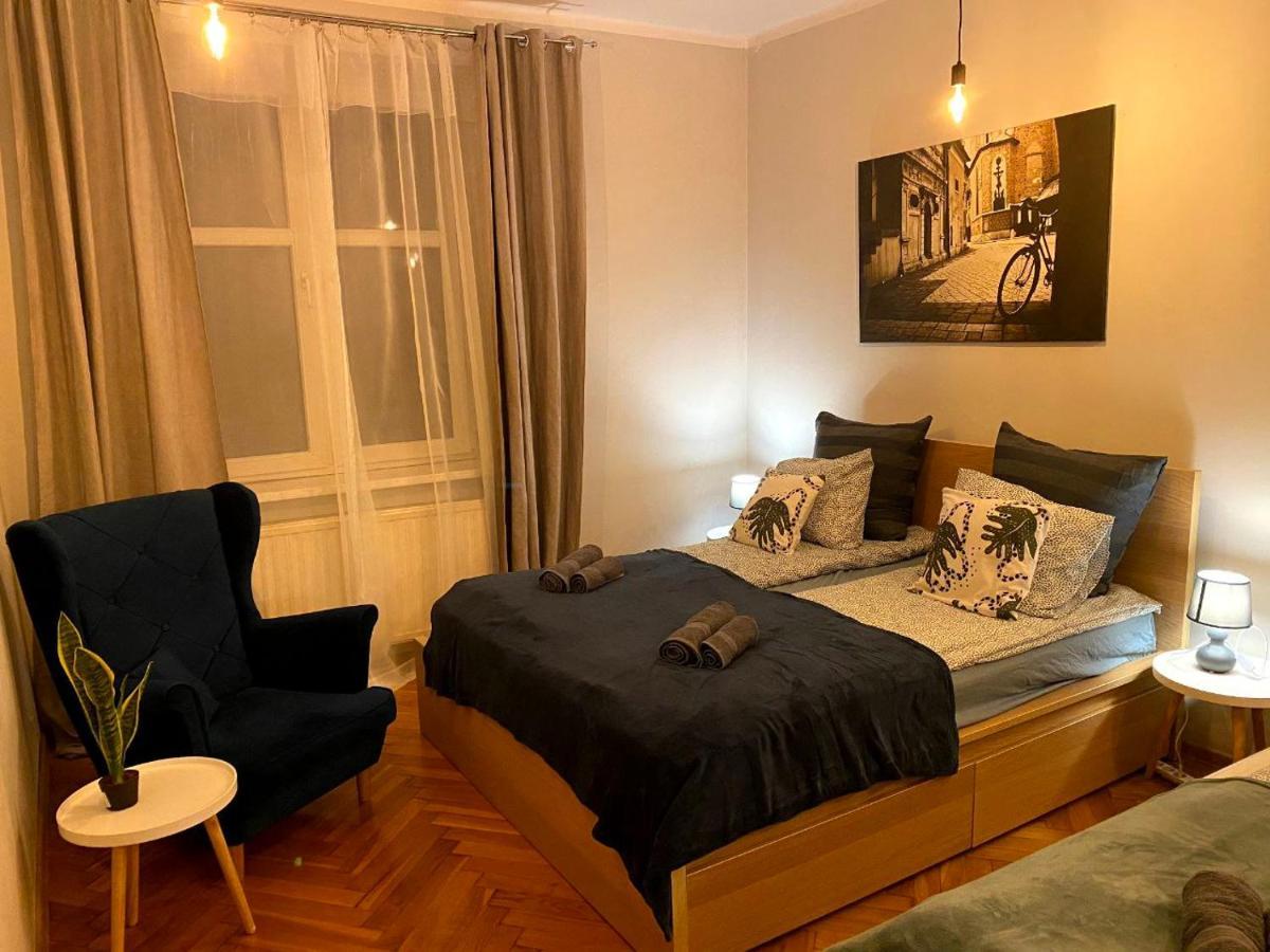 Lares And Penates Apartman Krakkó Kültér fotó