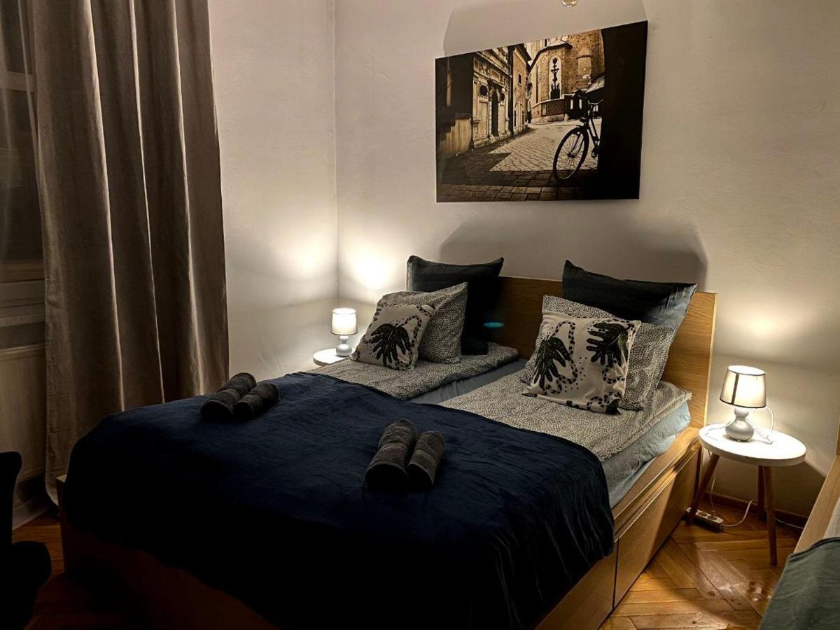 Lares And Penates Apartman Krakkó Kültér fotó