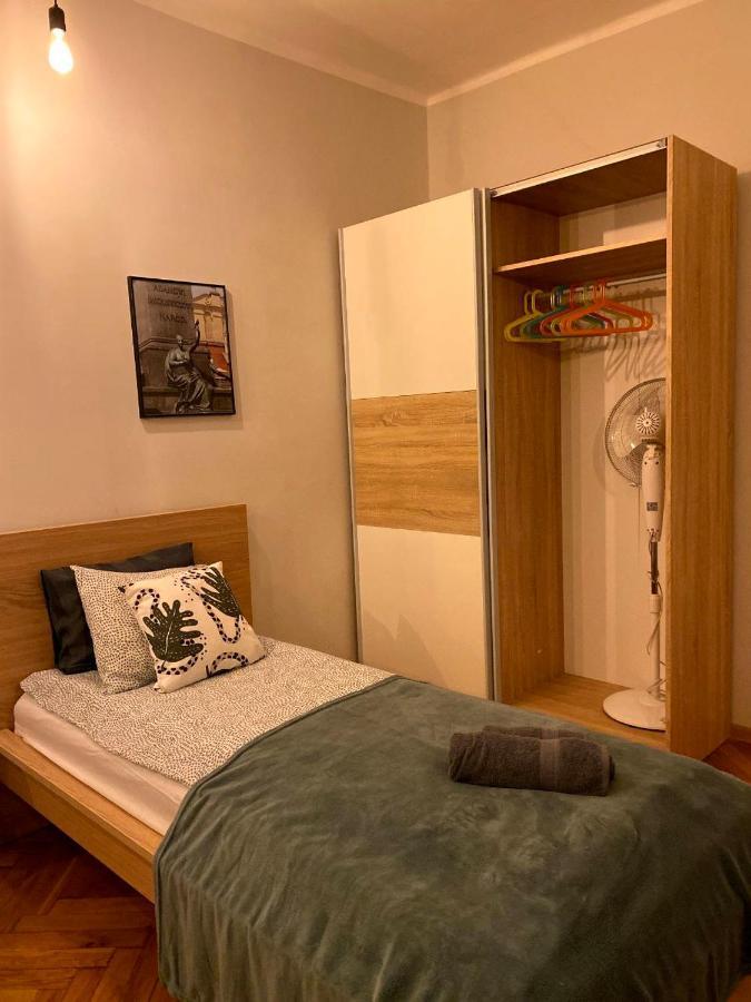 Lares And Penates Apartman Krakkó Kültér fotó