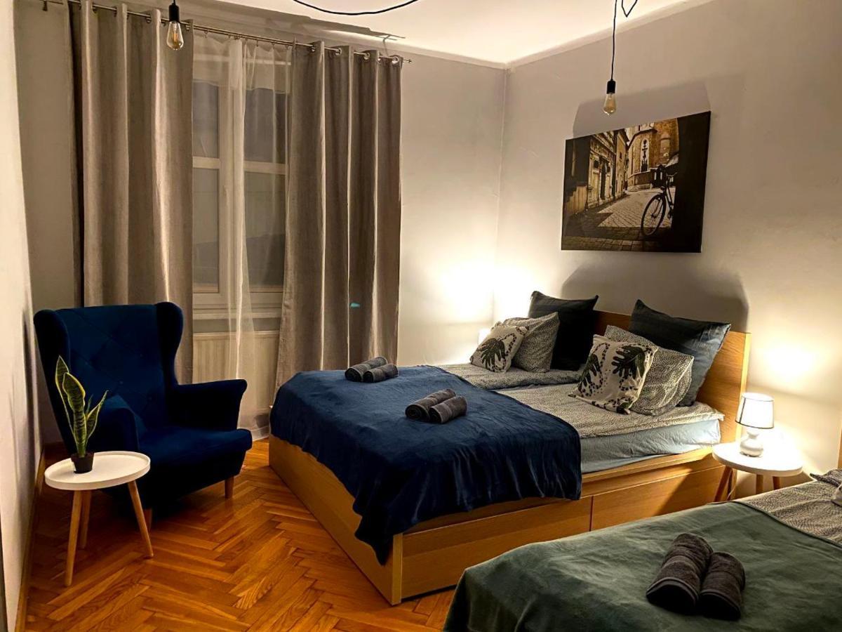 Lares And Penates Apartman Krakkó Kültér fotó